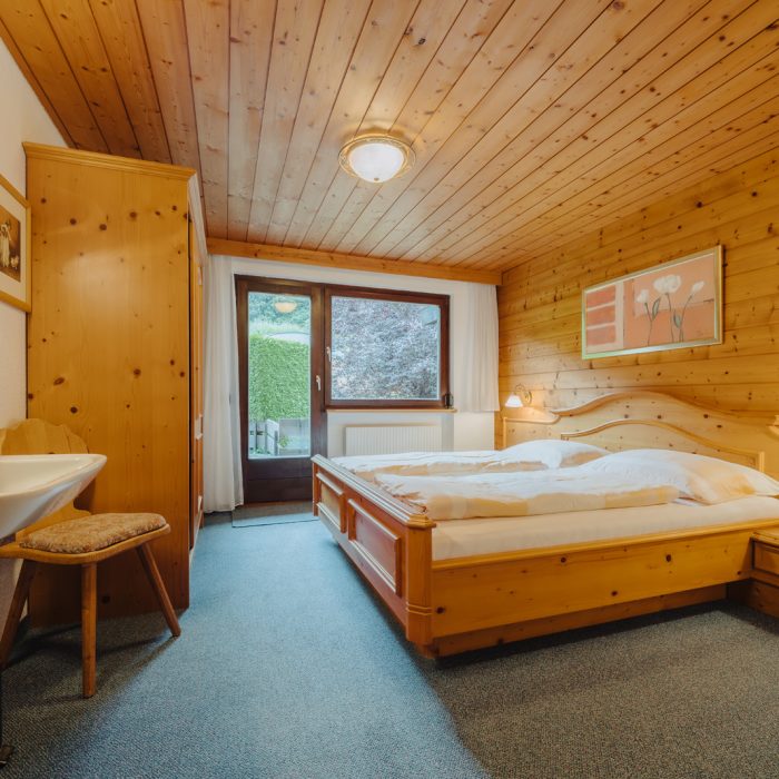 03_Peakview_Appartement_Stehwand_Balzerstrasse_11