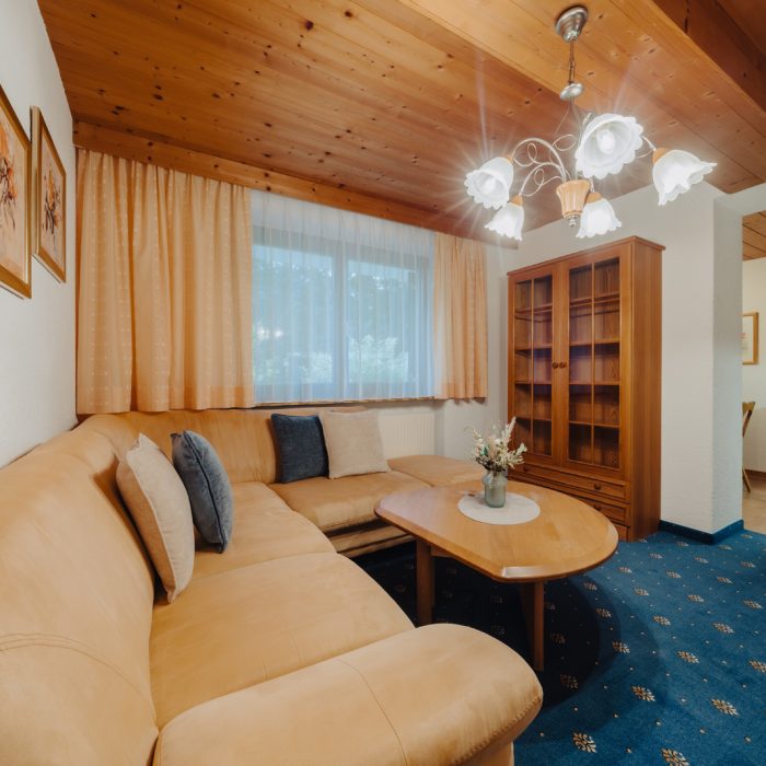 03_Peakview_Appartement_Stehwand_Balzerstrasse_36